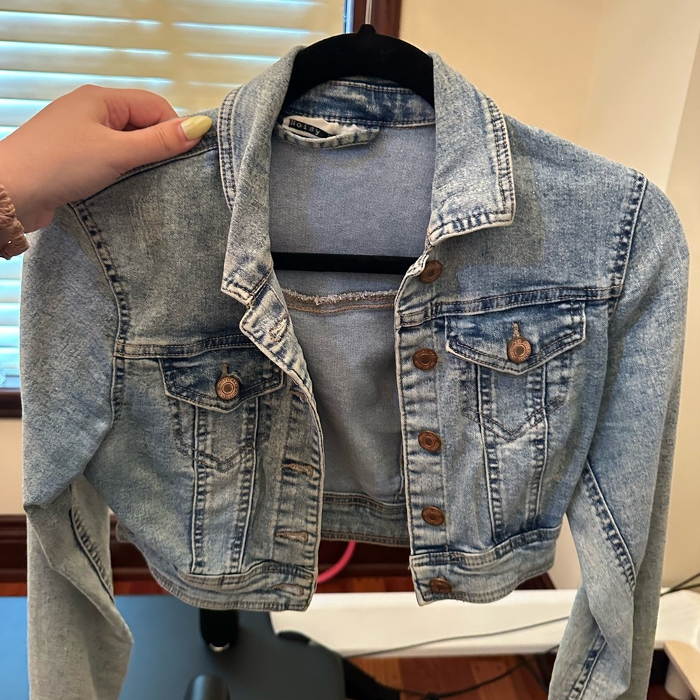Cropped denim jacket